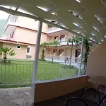 Otel Kalias