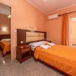 Kalias Hotel 3*