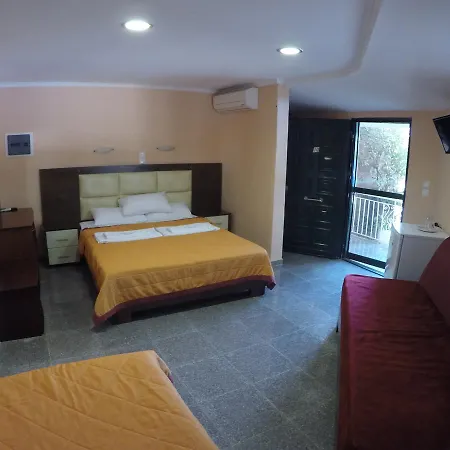 Kalias Hotel 3*