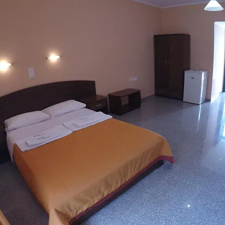 Kalias Hotel